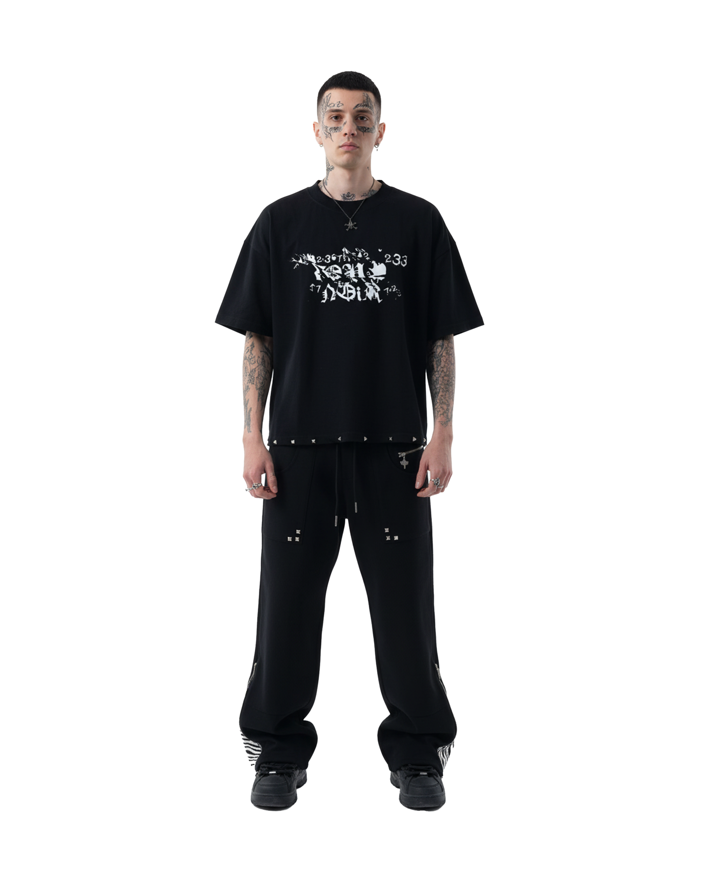 EXILE STUDDED T-SHIRT